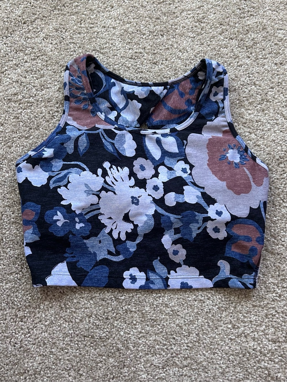 GapFit Blackout Floral Crop Top Sports Bra Keyhole Cross Back Sz XS Blue Purple - Picture 2 of 6